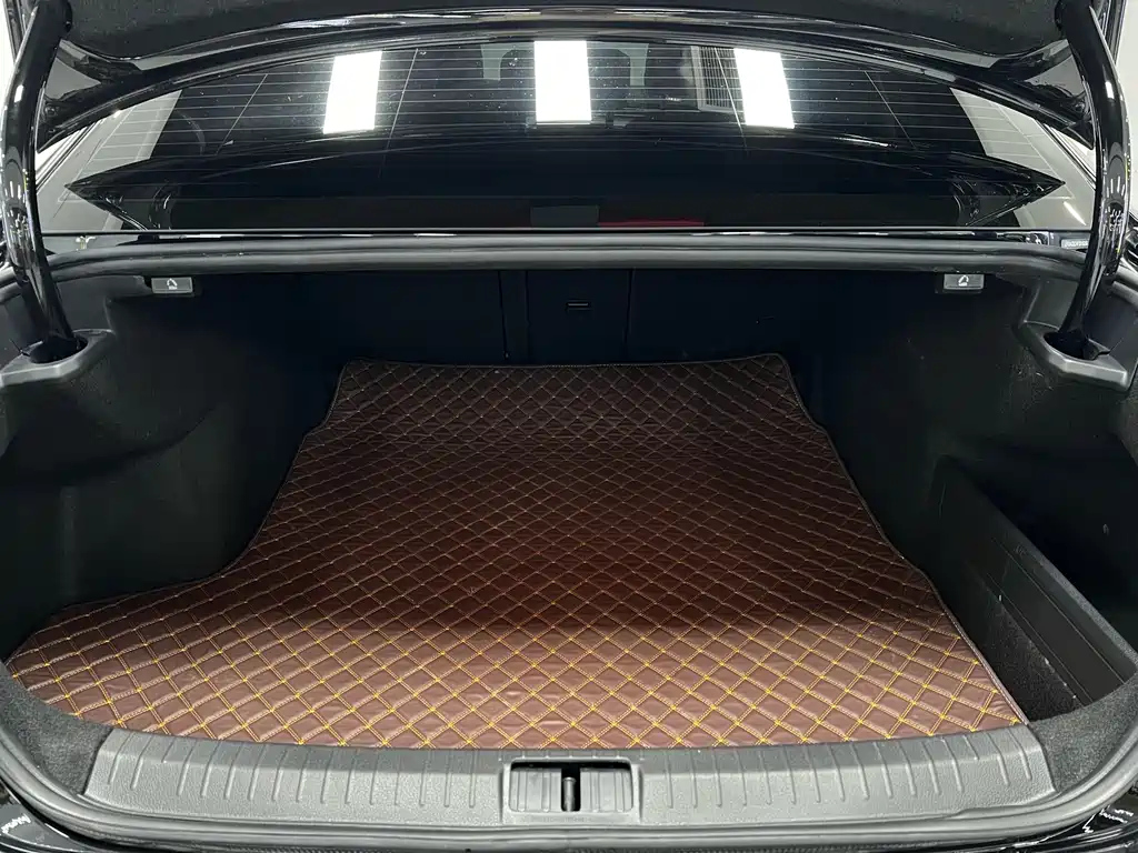 VOLKSWAGEN MAGOTAN 2023