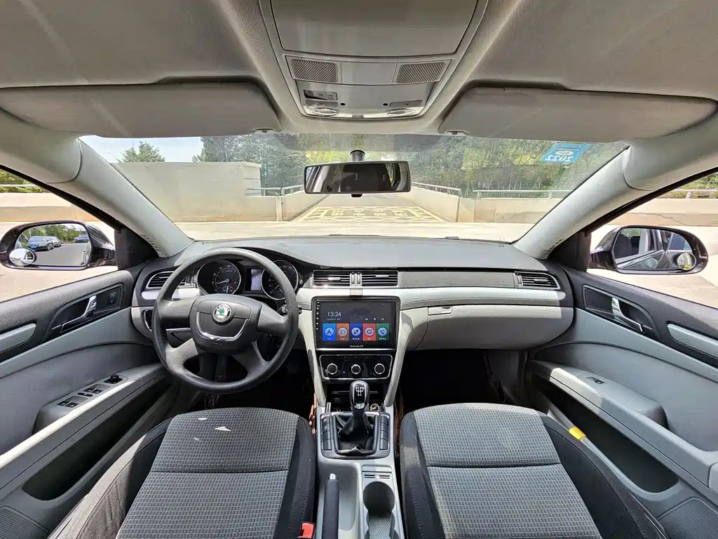 SKODA SUPERB 2009