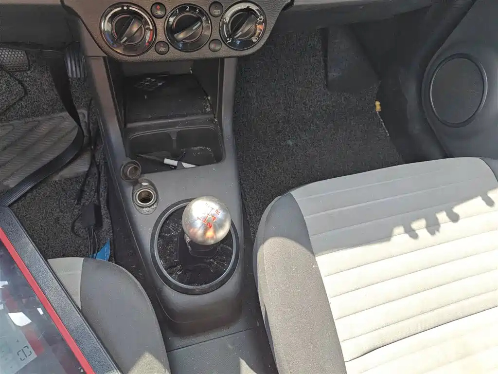 SUZUKI SWIFT 2014