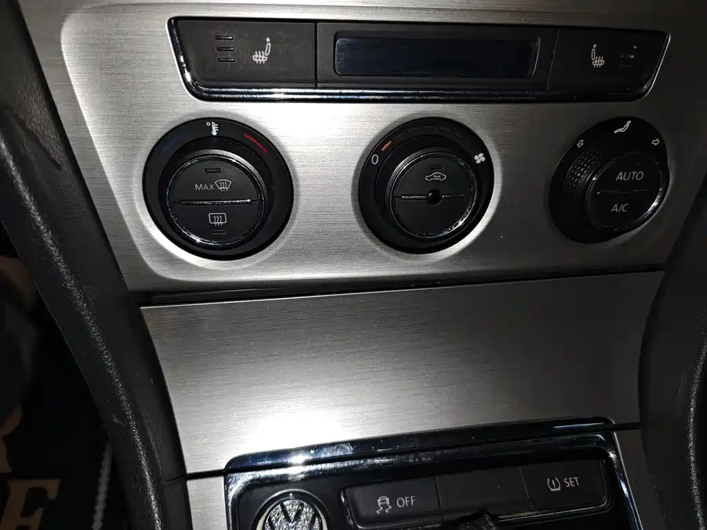 VOLKSWAGEN LAVIDA 2013