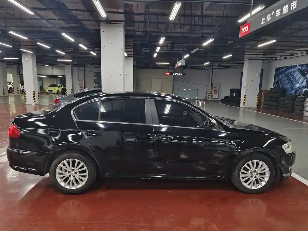 VOLKSWAGEN LAVIDA 2013