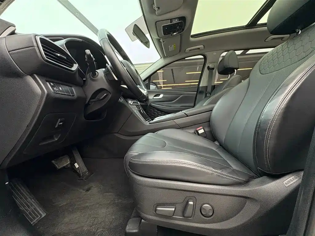 HYUNDAI SANTAFE 2020