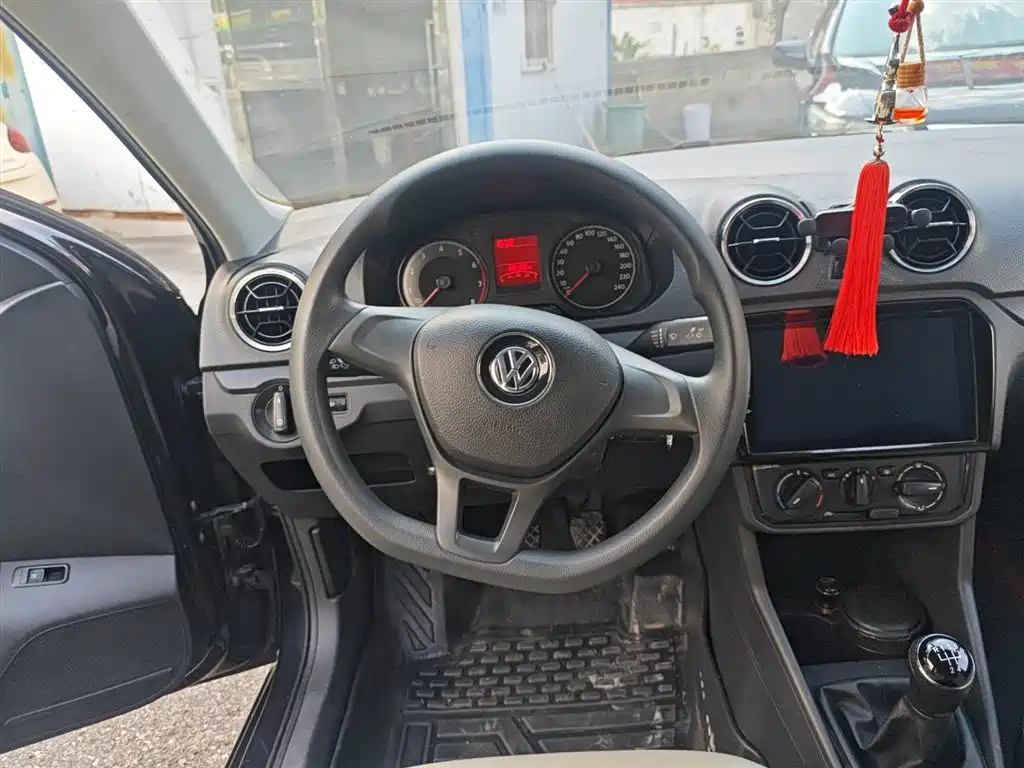 VOLKSWAGEN JETTA 2017