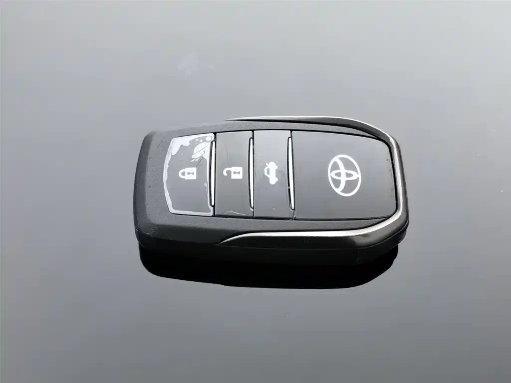 TOYOTA HIGHLANDER 2013