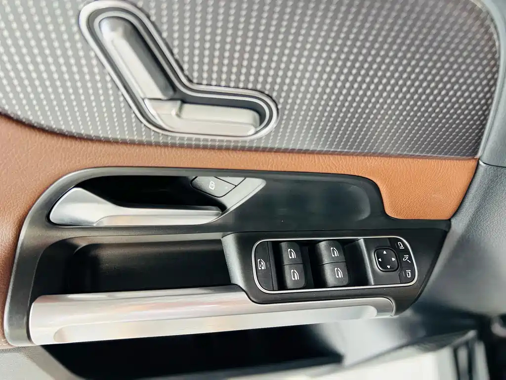 MERCEDES BENZ GLB 2022