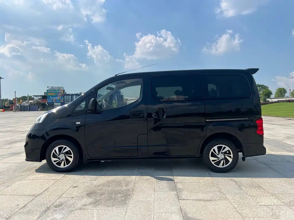 NISSAN NV200 2016