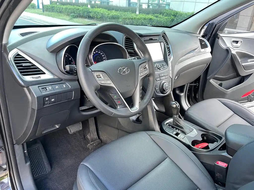 HYUNDAI SANTAFE 2015