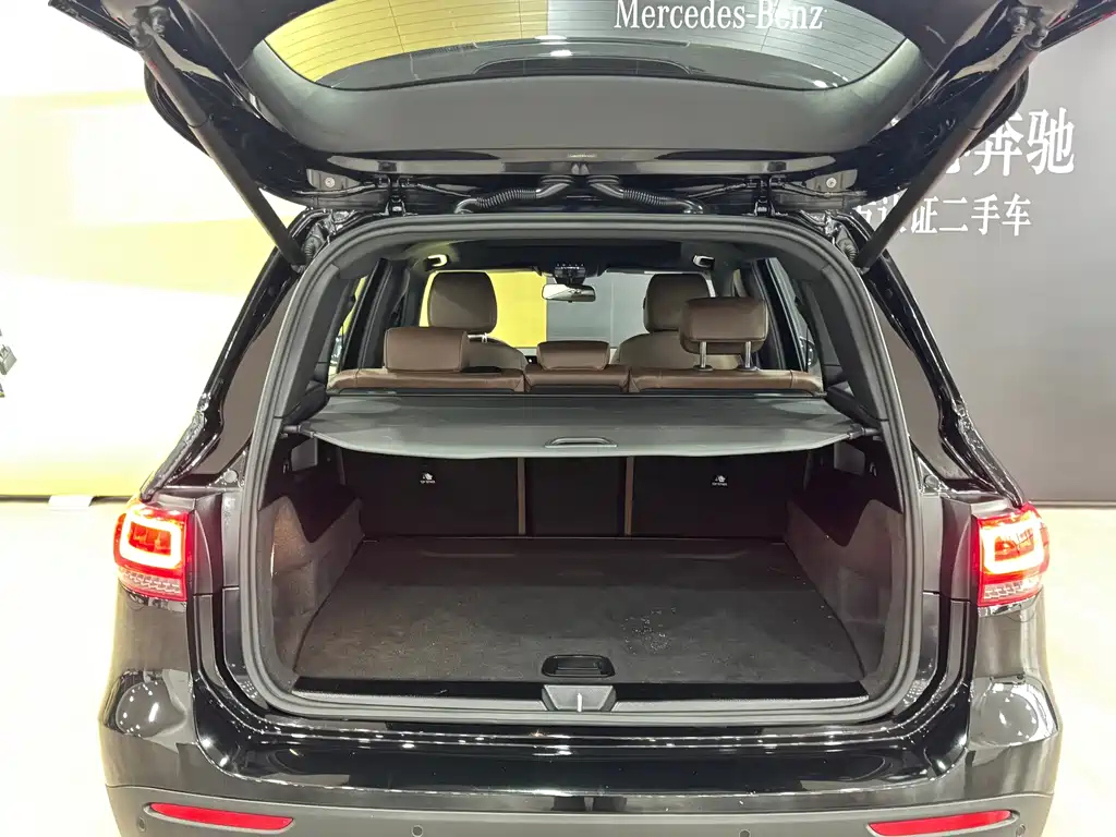 MERCEDES BENZ GLB 2023