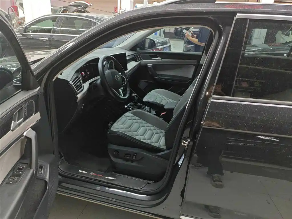 VOLKSWAGEN TAYRON 2022