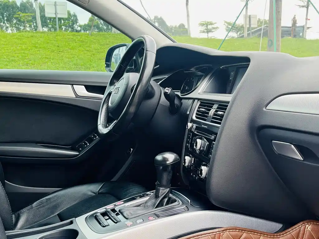 AUDI A4L 2015