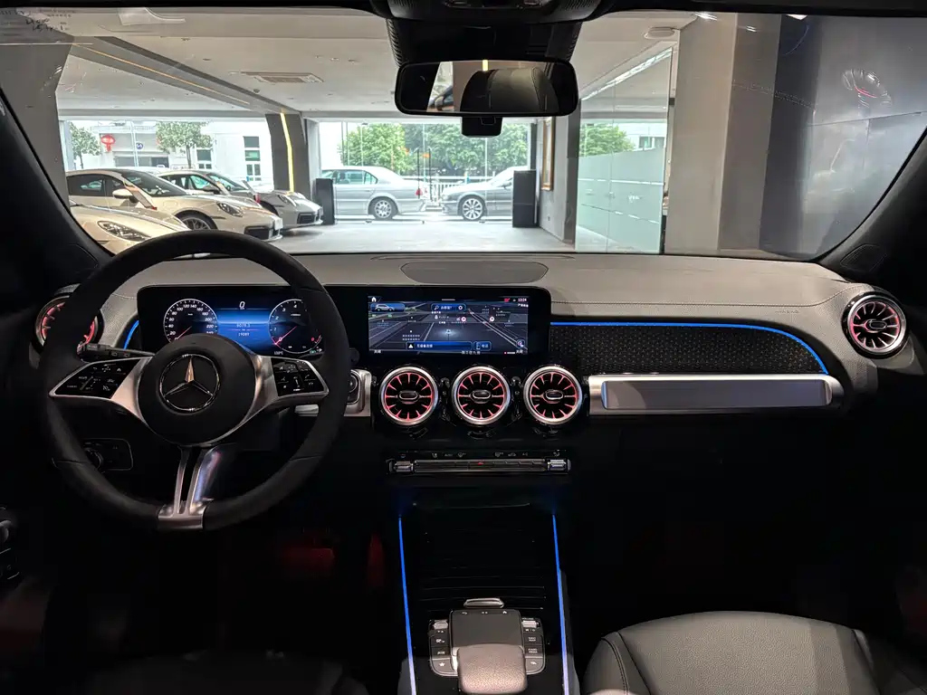 MERCEDES BENZ GLB 2024