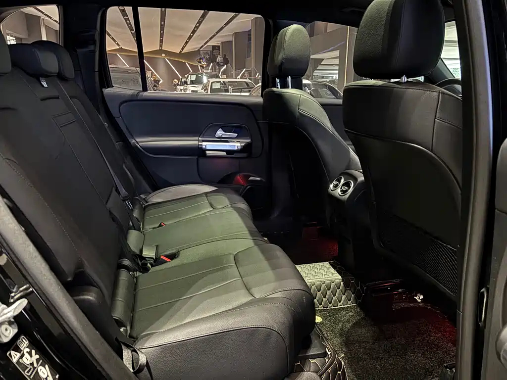 MERCEDES BENZ GLB 2024