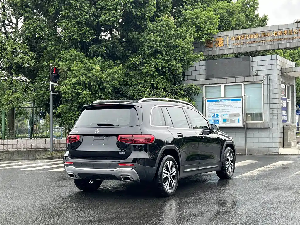 MERCEDES BENZ GLB 2024