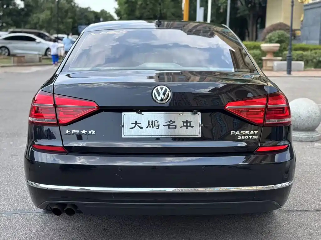 VOLKSWAGEN PASSAT 2017