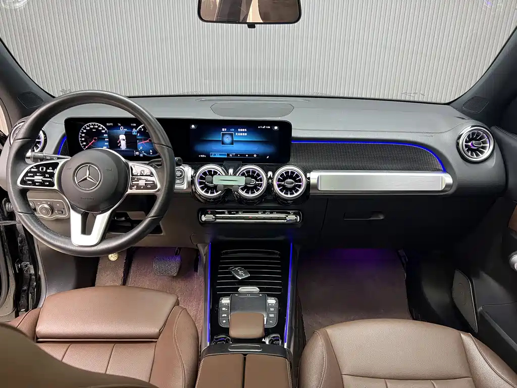 MERCEDES BENZ GLB 2023