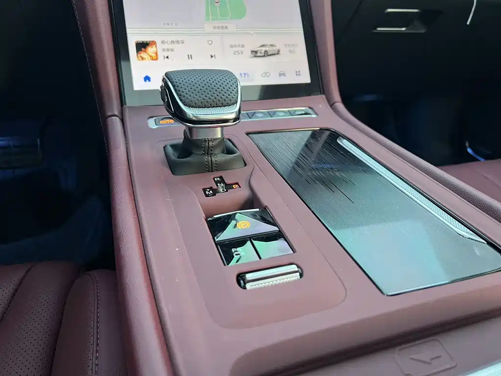 HONGQI H5 2025