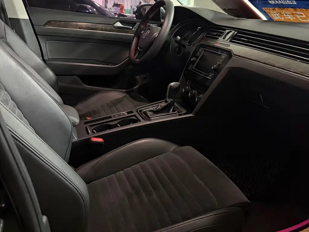 VOLKSWAGEN MAGOTAN 2017