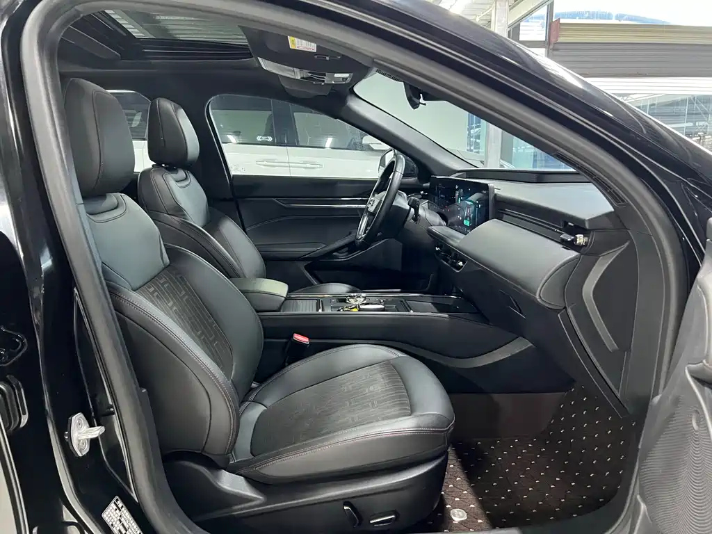 FORD MONDEO 2023