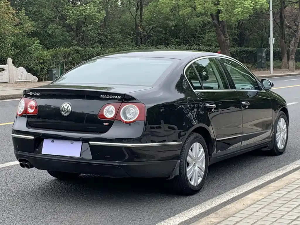 VOLKSWAGEN MAGOTAN 2009