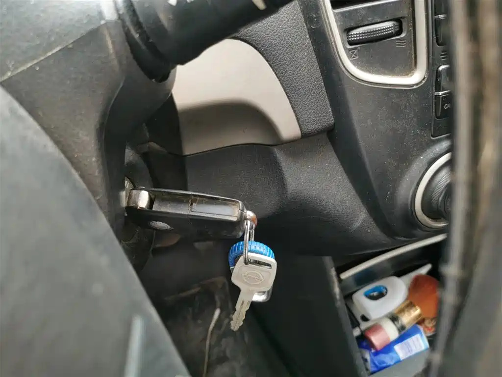 NISSAN SYLPHY 2012