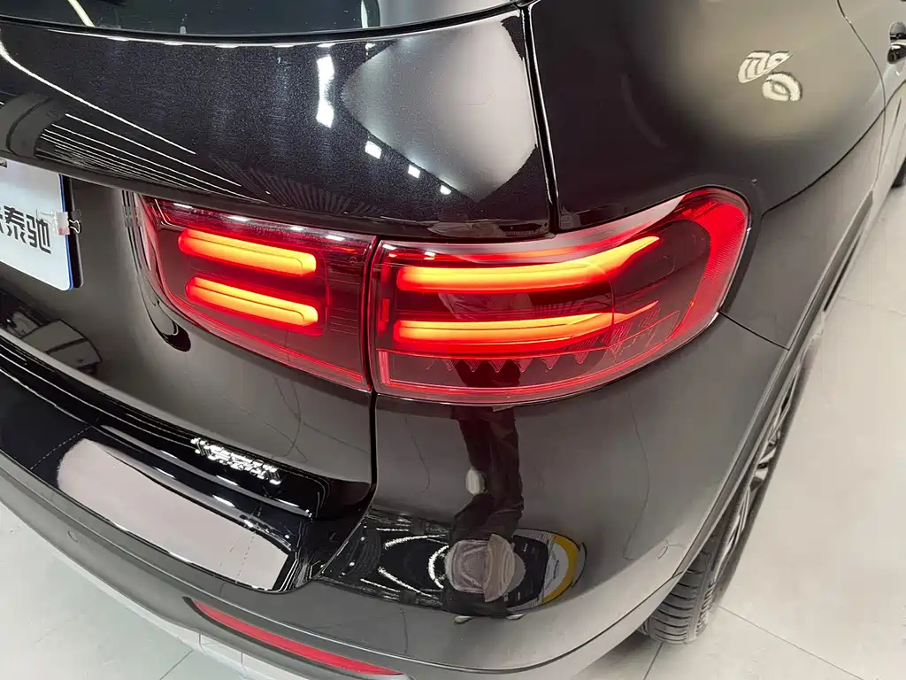 MERCEDES BENZ GLB 2024