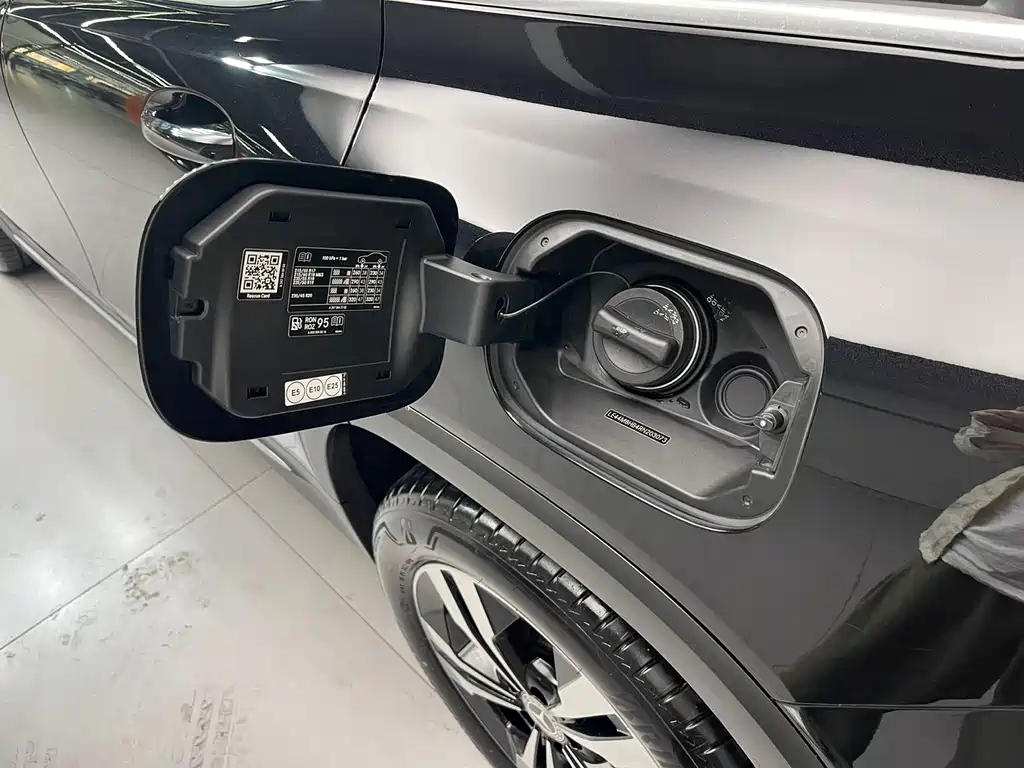 MERCEDES BENZ GLB 2024