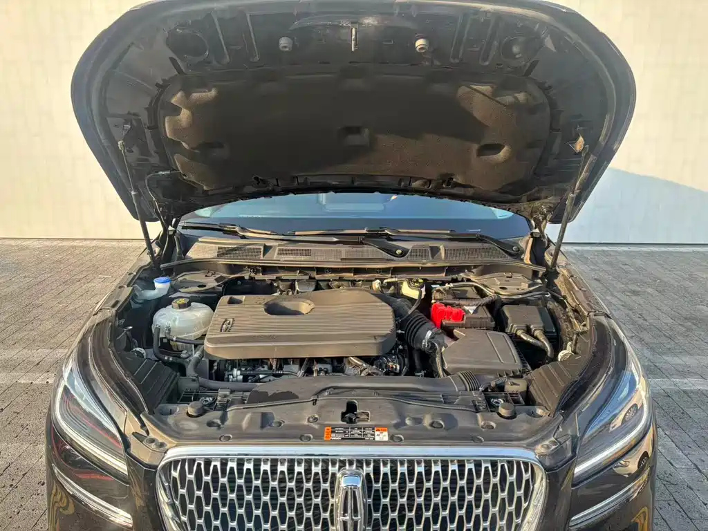 LINCOLN ADVENTURER 2022