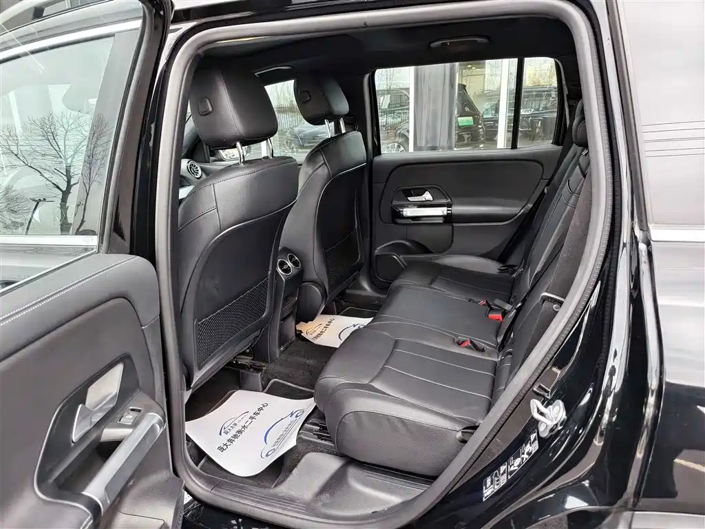 MERCEDES BENZ GLB 2023