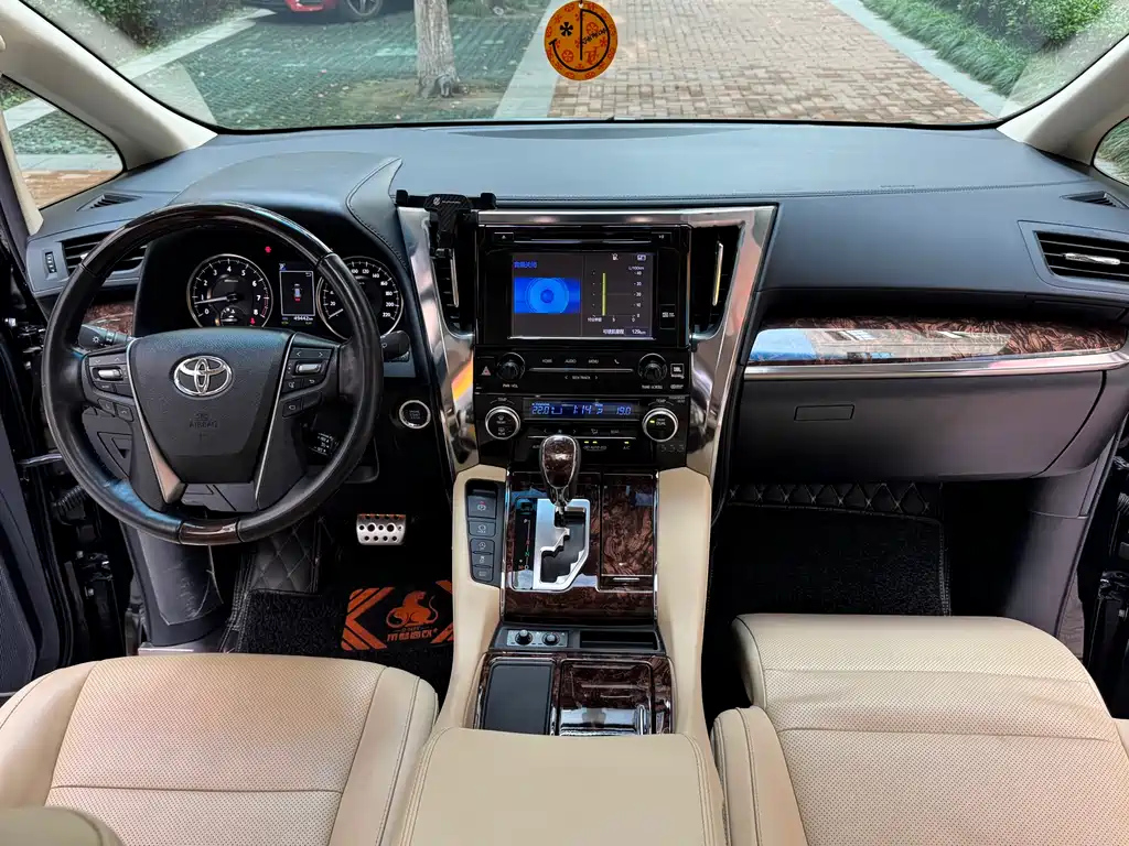 TOYOTA ALPHARD 2018