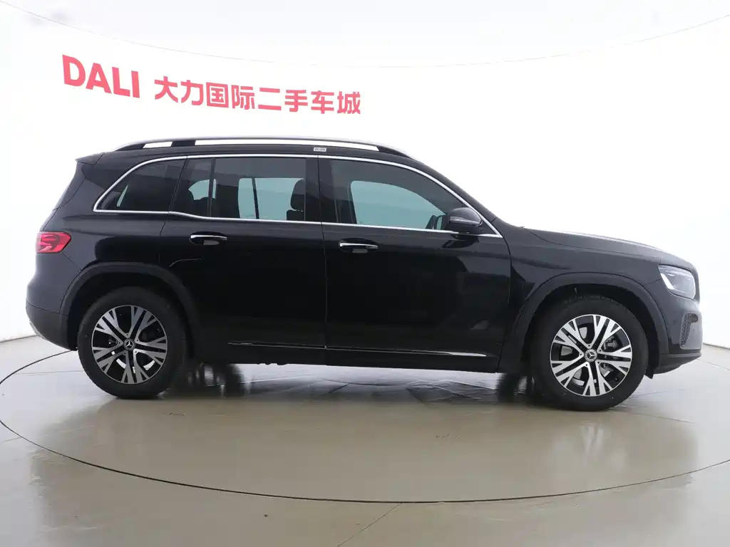 MERCEDES BENZ GLB 2024