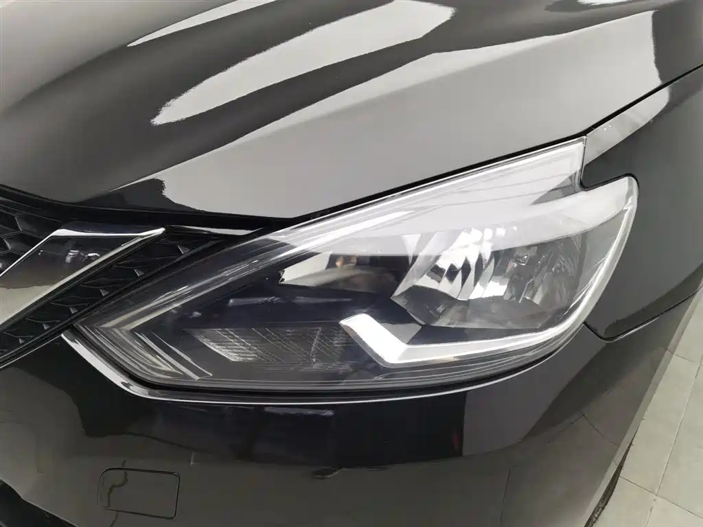 NISSAN SYLPHY 2018