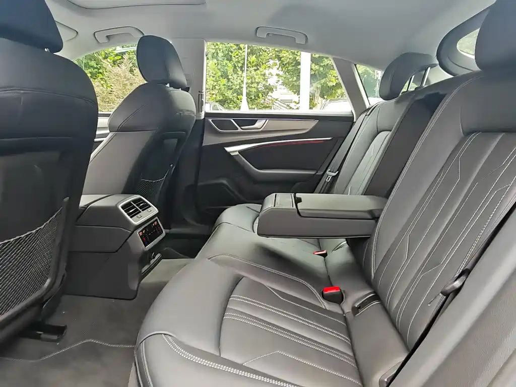 AUDI A7 2024