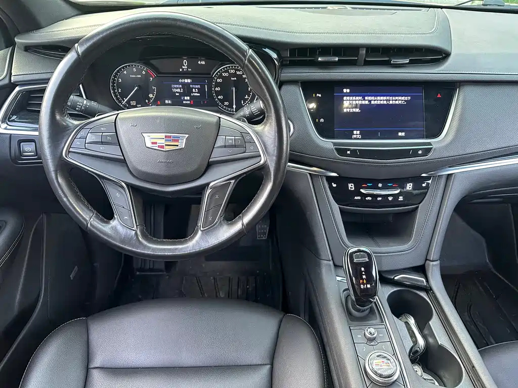CADILLAC XT5 2021