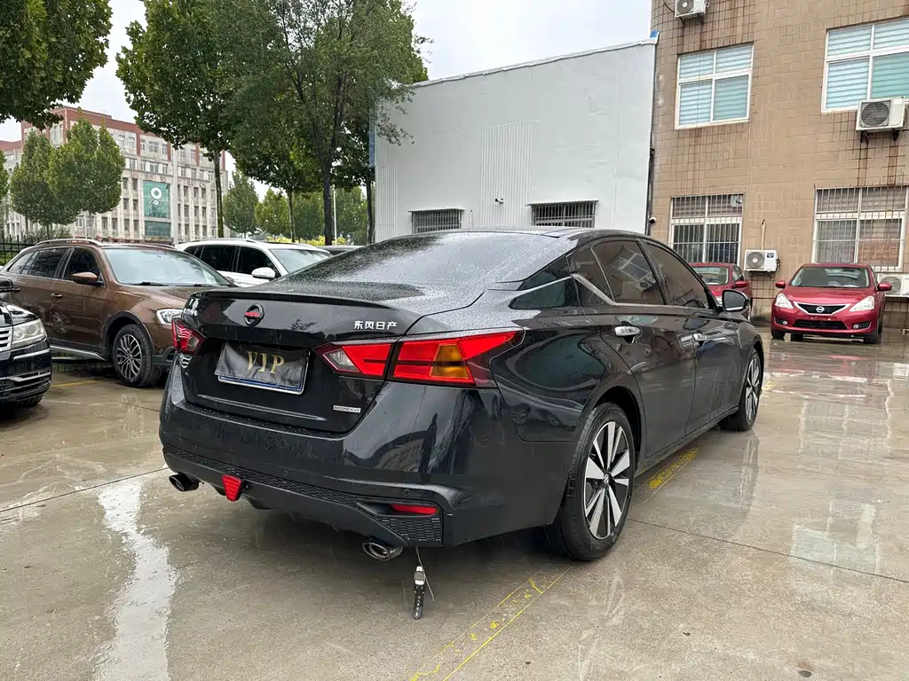 NISSAN TEANA 2021