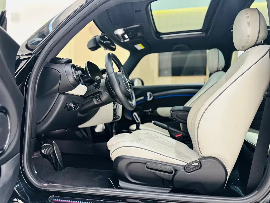MINI JCW 2022