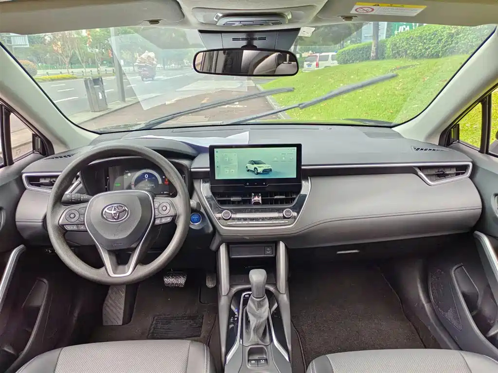 TOYOTA FRONTLANDER 2024