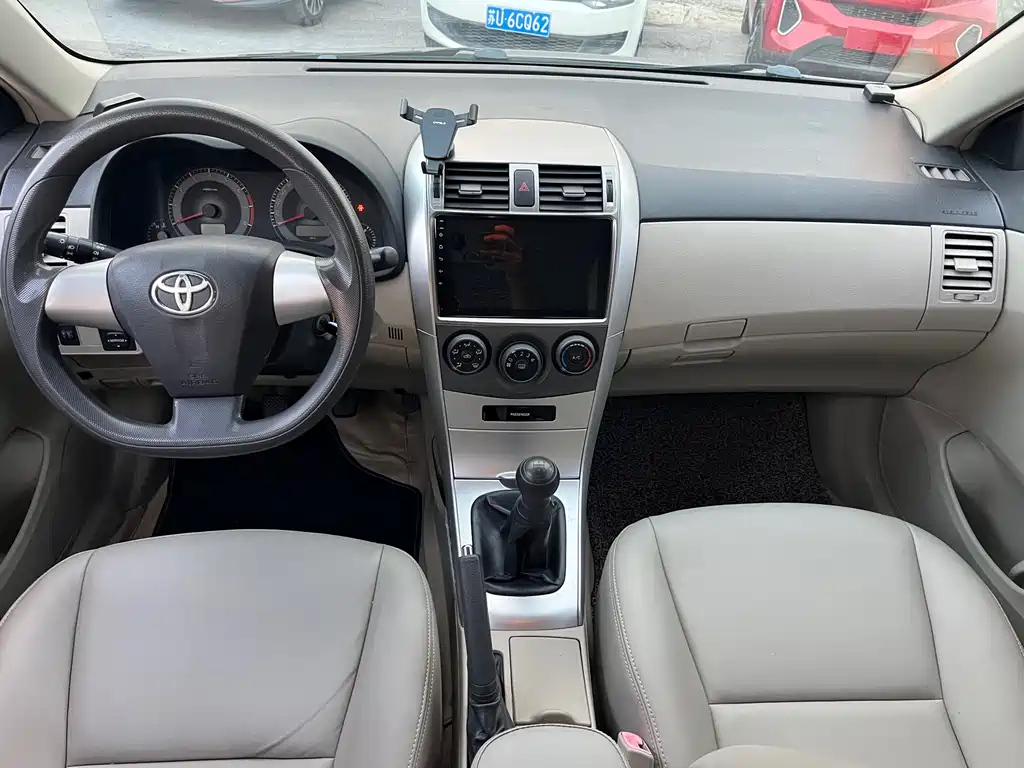 TOYOTA COROLLA 2012