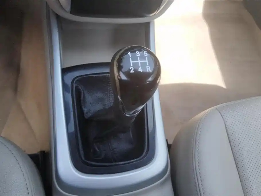 CHANGAN EADO 2015