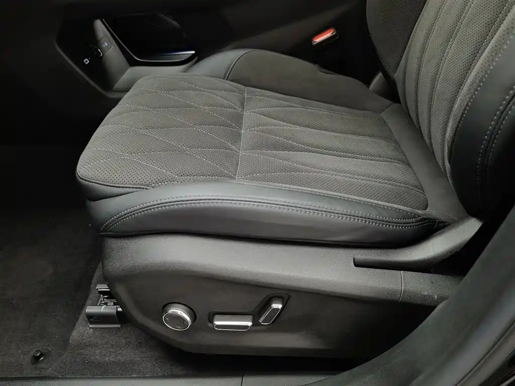 GEELY AUTO MONJARO 2025