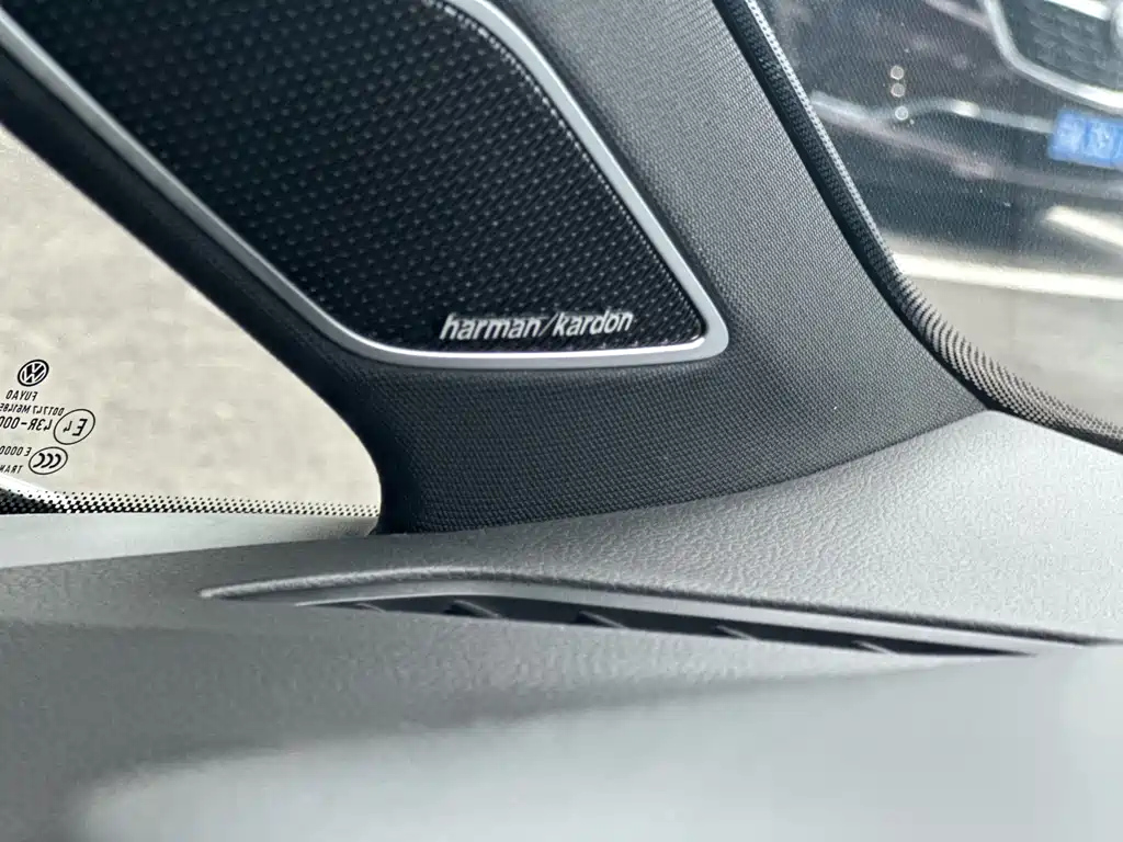 VOLKSWAGEN GOLF GTI 2022