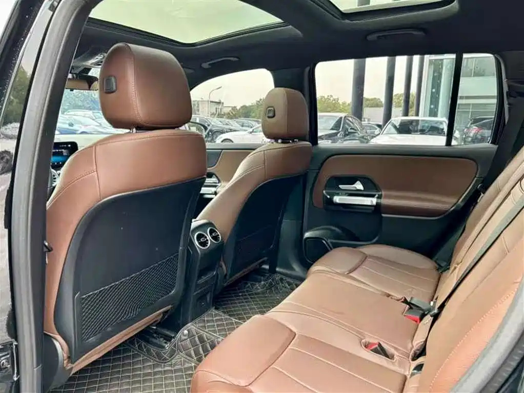 MERCEDES BENZ GLB 2023