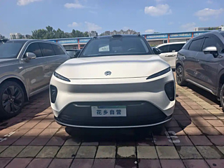 NIO ES8  2024