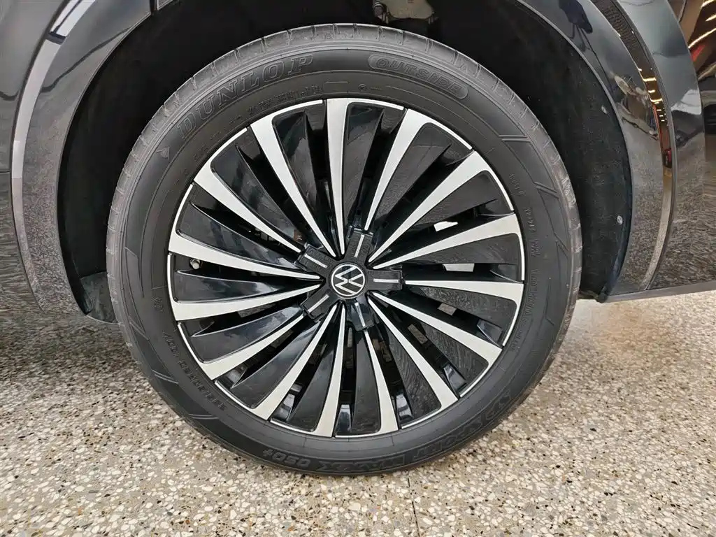 VOLKSWAGEN VILORAN 2024