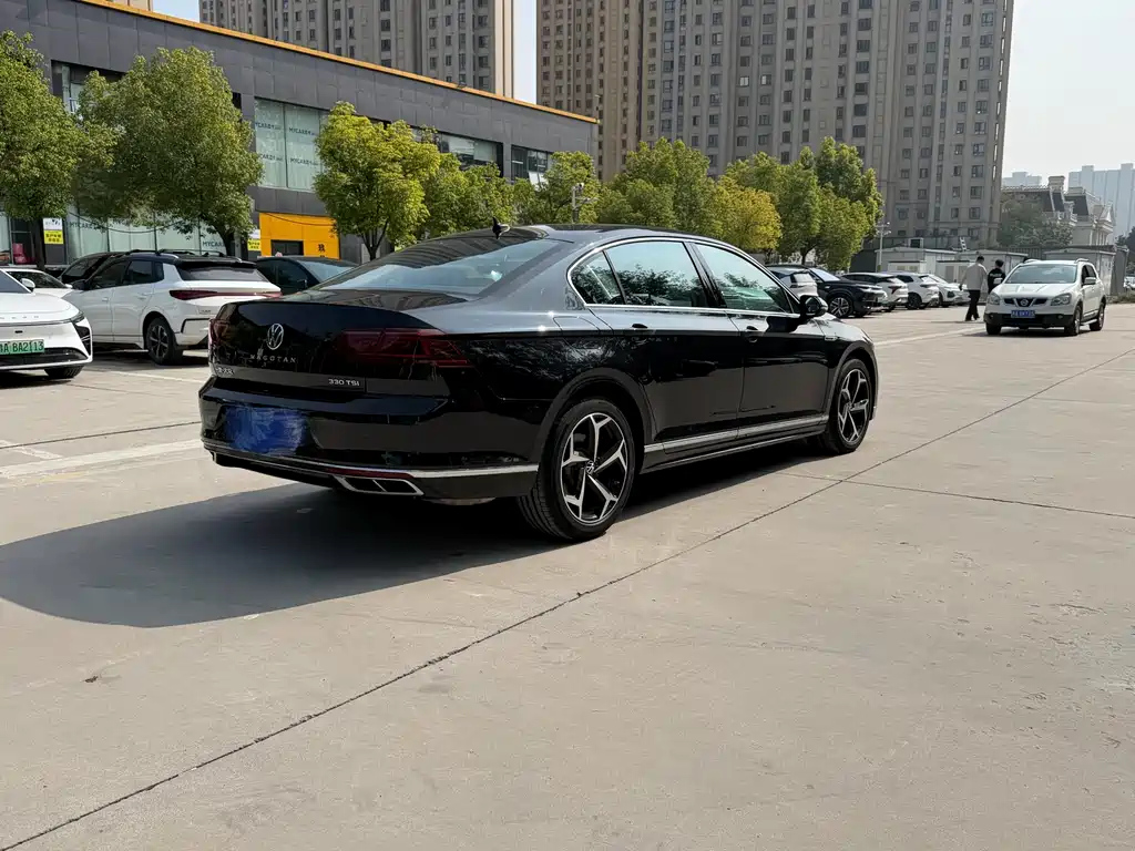 VOLKSWAGEN MAGOTAN 2023