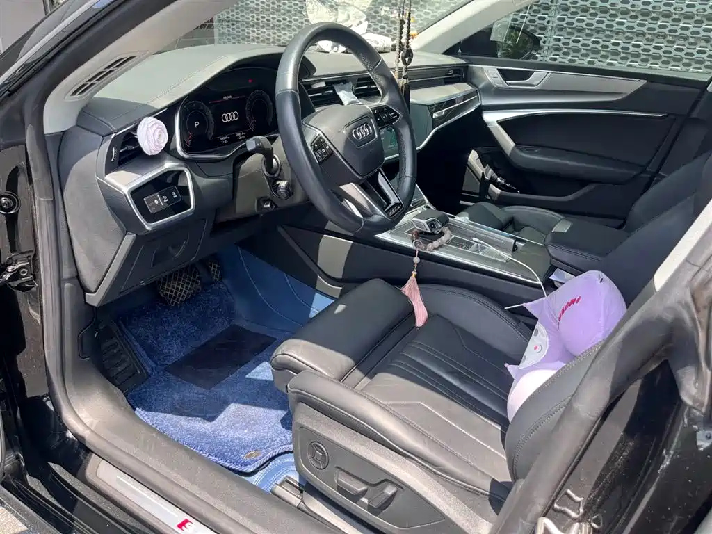 AUDI A7 2023
