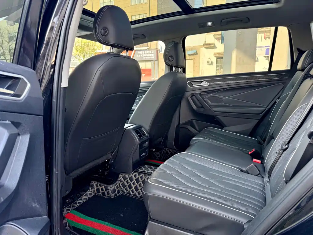 VOLKSWAGEN TIGUAN L 2023