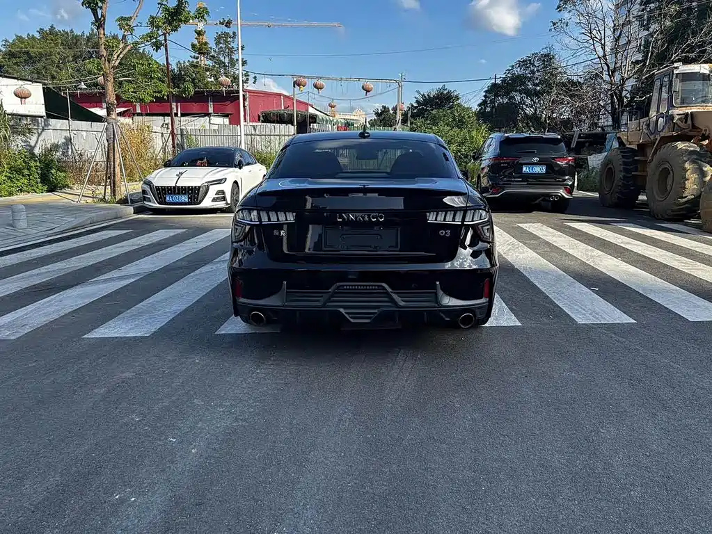 LYNK&CO 03 2018