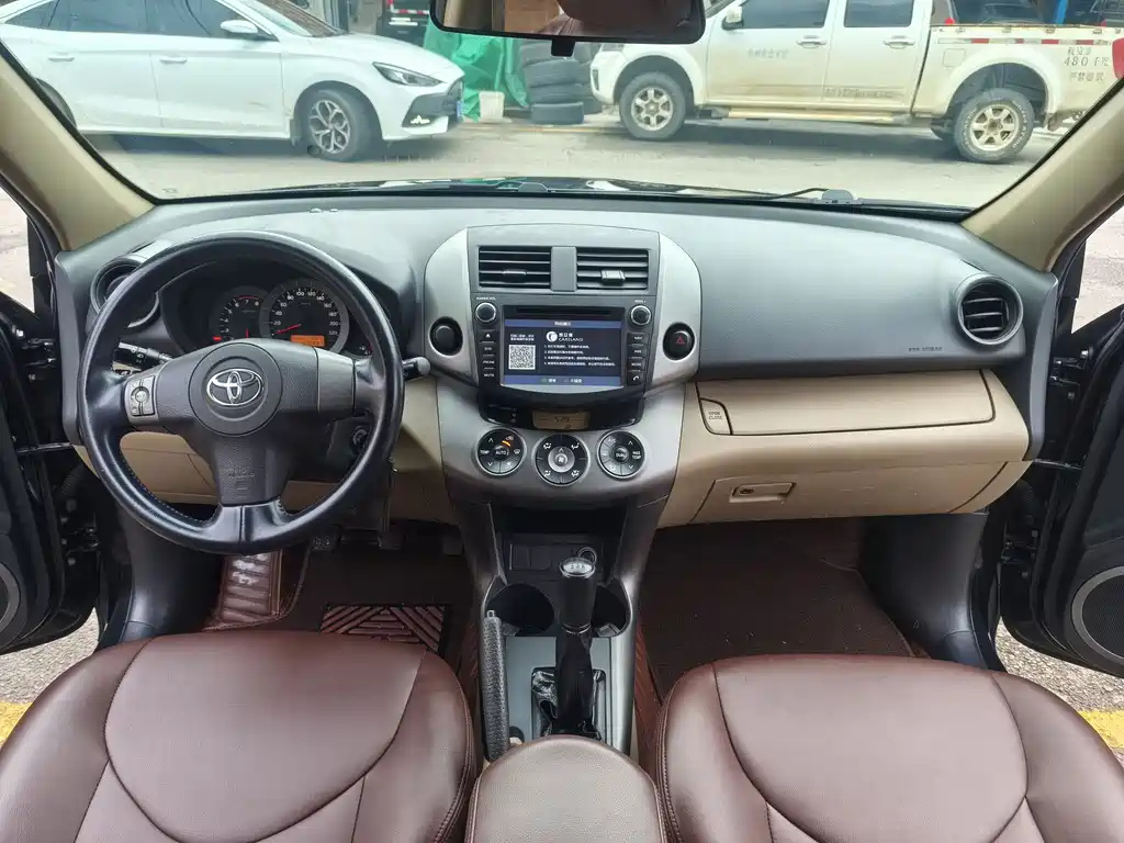 TOYOTA RAV4 RONGFANG 2013