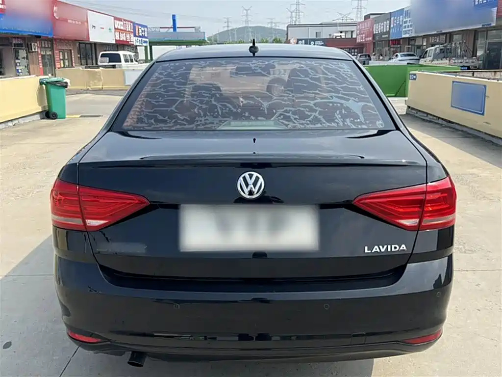 VOLKSWAGEN LAVIDA 2017