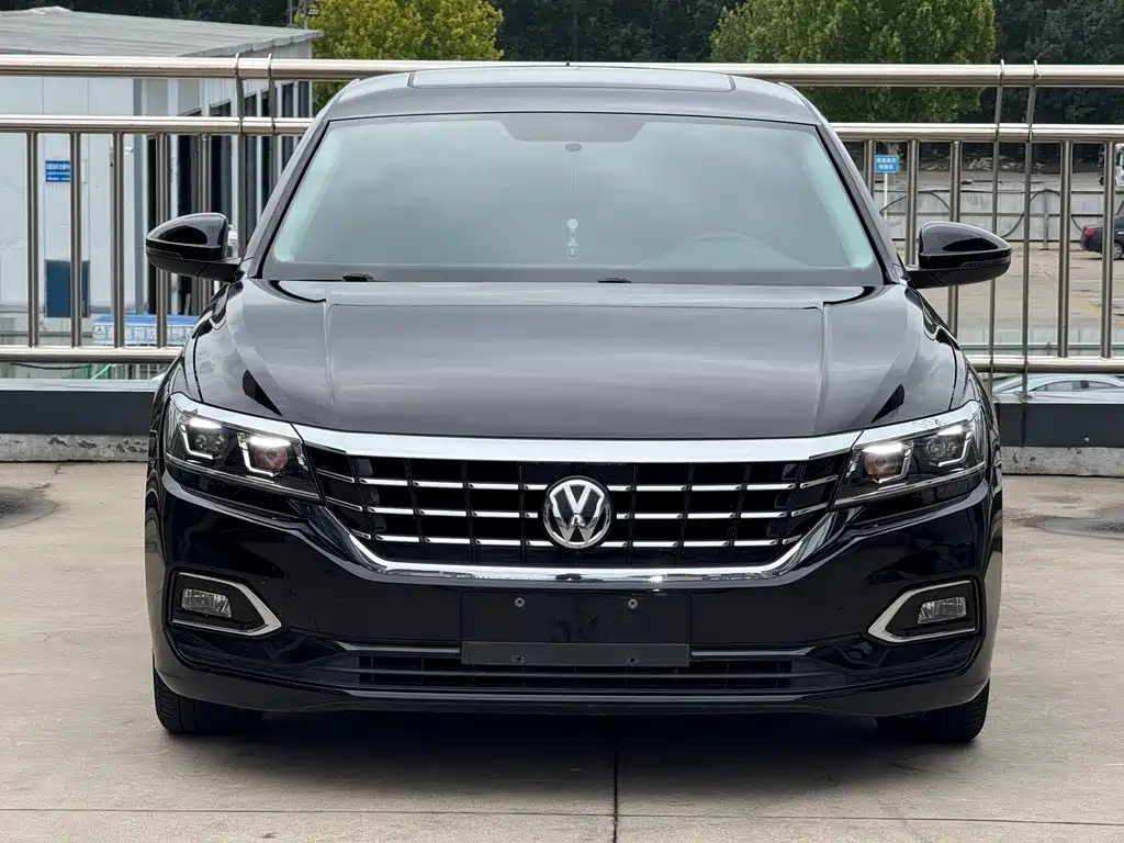 VOLKSWAGEN PASSAT 2021
